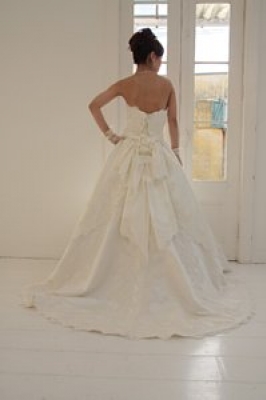 Irene（アイリーン） Annie Bridal by P.R.A.H.