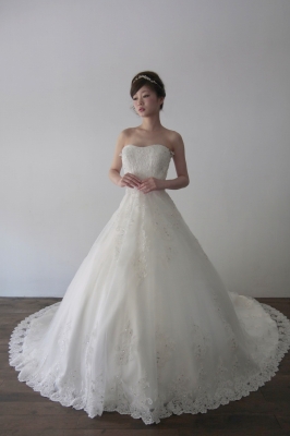 Shivoun（シェボーン） Annie Bridal by P.R.A.H.