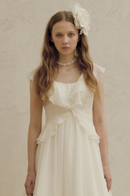1053 WEDDINGDRESS KUROE