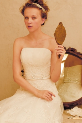 1045 WEDDINGDRESS KUROE