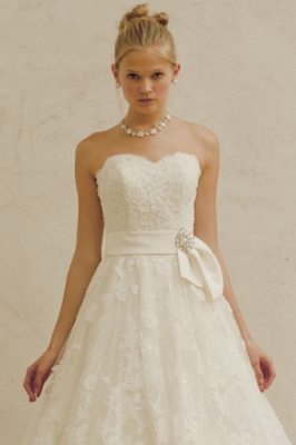 1042 WEDDINGDRESS KUROE