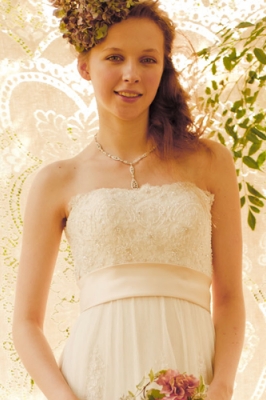 1005 WEDDINGDRESS KUROE