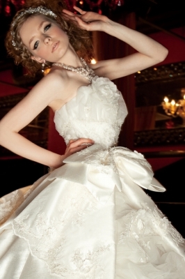 エアリークリーム  BRIDAL COLLECTION OZ（ブライダル　コレクション　オズ）