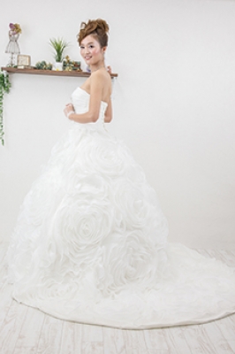 PB BRIDAL SALON TIARA