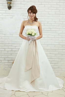 AR BRIDAL SALON TIARA