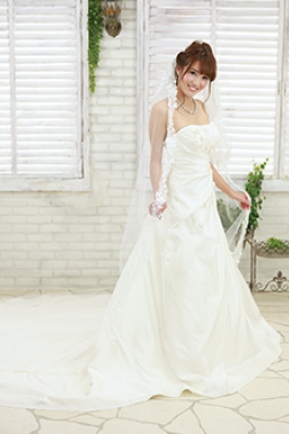 AH BRIDAL SALON TIARA